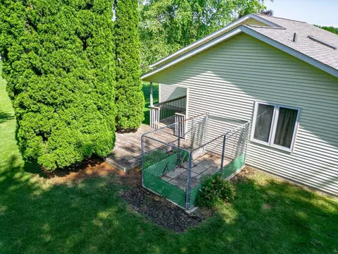 Exterior - 1840 Darby Ln, Lake Summerset, IL 61019 photo 4 of 4