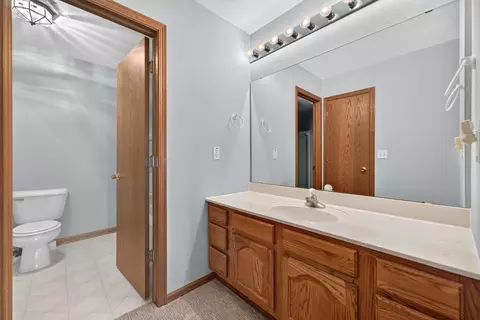 Bath - 1840 Darby Ln, Lake Summerset, IL 61019 photo 4 of 6