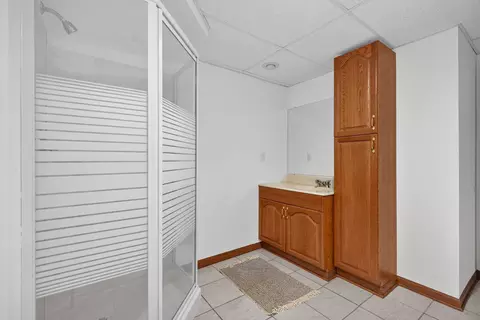 Bath - 1840 Darby Ln, Lake Summerset, IL 61019 photo 1 of 6