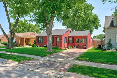 5021 Arlington St, Loves Park, IL 61111