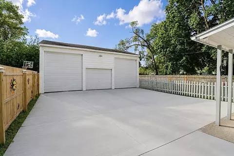130 S Adams St, South Beloit, IL 61080 photo 3