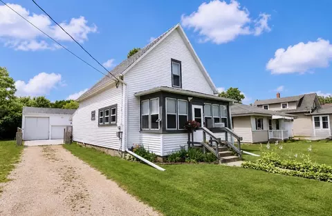 130 S Adams St, South Beloit, IL 61080 photo 2