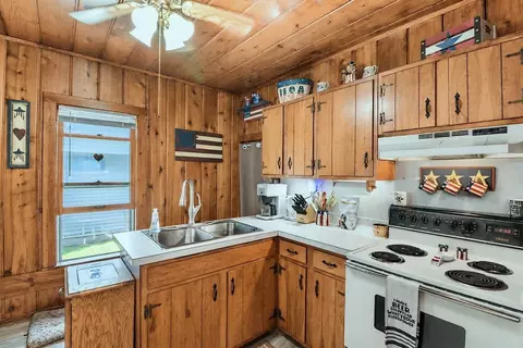 130 S Adams St, South Beloit, IL 61080 photo 11