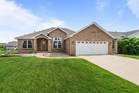 2939 Vaughndale Dr, Machesney Park, IL 61115