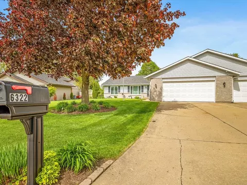 6322 Tudor Ln, Loves Park, IL 61111