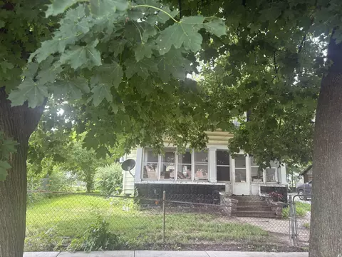 1526 Chestnut St, Rockford, IL 61102