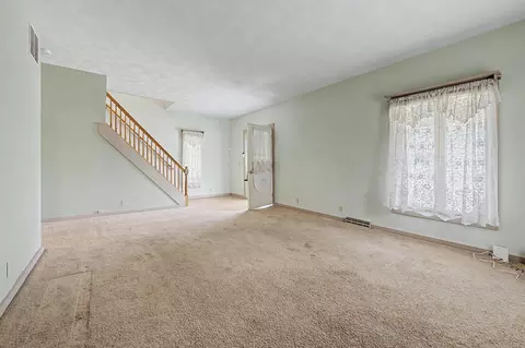 Living - 113 N Beebe St, Warren, IL 61087 photo 2 of 3