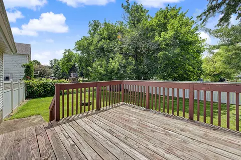Exterior - 113 N Beebe St, Warren, IL 61087 photo 3 of 6