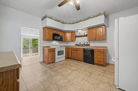 Kitchen - 113 N Beebe St, Warren, IL 61087 photo 2 of 3