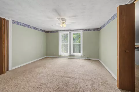 Bedroom - 113 N Beebe St, Warren, IL 61087 photo 4 of 5