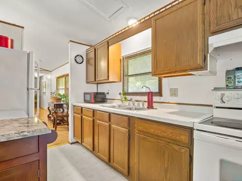 206 Viola Dr, Freeport, IL 61032 photo 7