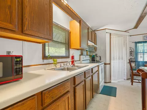 206 Viola Dr, Freeport, IL 61032 photo 8
