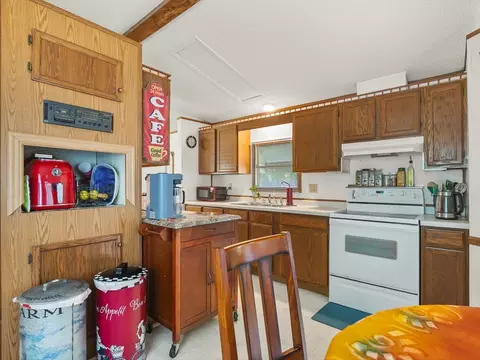 206 Viola Dr, Freeport, IL 61032 photo 9