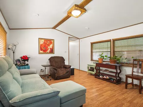 206 Viola Dr, Freeport, IL 61032 photo 3