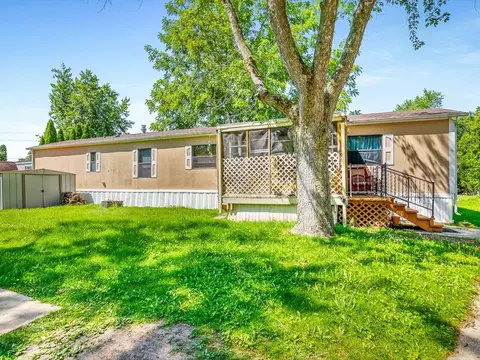 206 Viola Dr, Freeport, IL 61032 photo 18