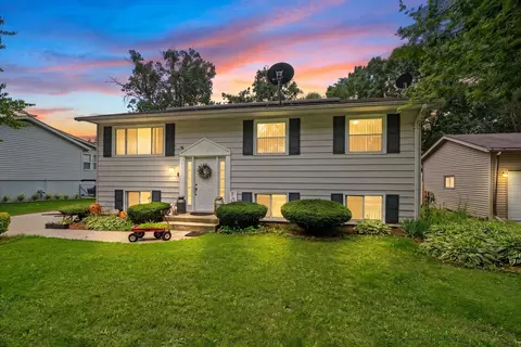 4327 Mayflower Ave, Rockford, IL 61109