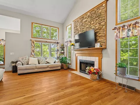 Living - 3476 Valley Woods Dr, Cherry Valley, IL 61016 photo 3 of 7