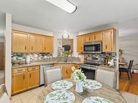 Kitchen - 3476 Valley Woods Dr, Cherry Valley, IL 61016 photo 2 of 6