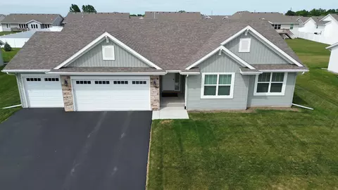 3687 Cardinal Dr, Beloit, WI 53511 photo 2