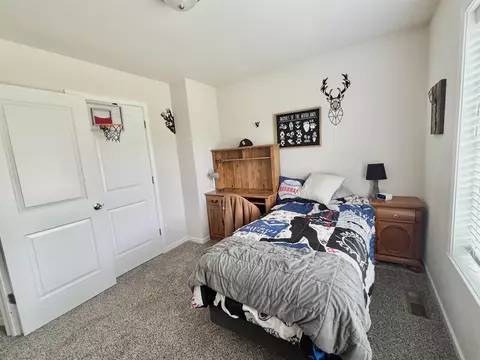 205 Sundance Trl, Capron, IL 61012 photo 15