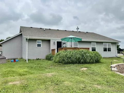 205 Sundance Trl, Capron, IL 61012 photo 28
