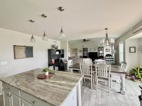 205 Sundance Trl, Capron, IL 61012 photo 10