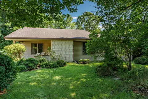 5537 Guilford Rd, Rockford, IL 61107