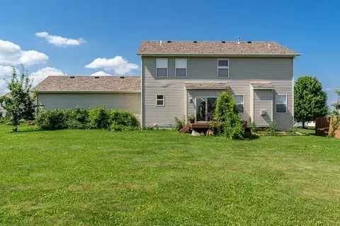 Exterior - 652 Overture Way, Roscoe, IL 61073 photo 5 of 8
