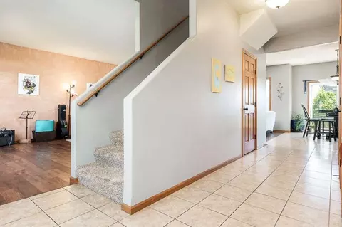 Entry Way - 652 Overture Way, Roscoe, IL 61073 photo 2 of 2