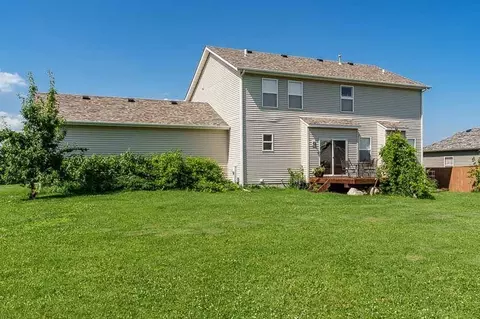 Exterior - 652 Overture Way, Roscoe, IL 61073 photo 6 of 8