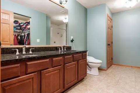 Bath - 652 Overture Way, Roscoe, IL 61073 photo 2 of 4
