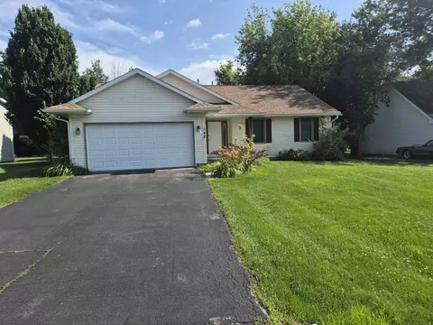 140 Lamplighter, Poplar Grove, IL 61065