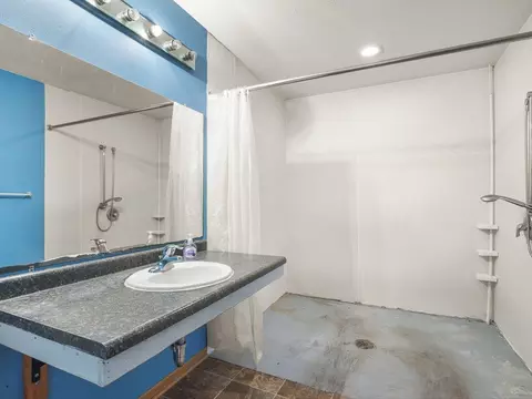 Bath - 210 W Pacific St, Davis Junction, IL 61020 photo 3 of 3