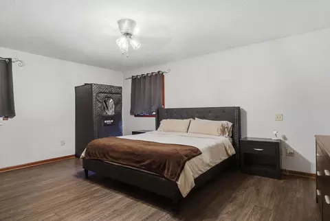 Bedroom - 2004 W 4th St, Dixon, IL 61021 photo 1 of 4