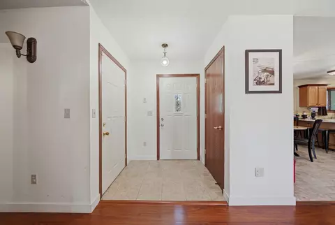 Entry Way - 2004 W 4th St, Dixon, IL 61021 photo 1 of 1