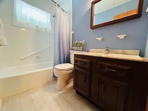 Bath - 422 E 8th St, Belvidere, IL 61008 photo 1 of 1