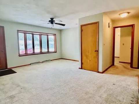 Living - 422 E 8th St, Belvidere, IL 61008 photo 1 of 6