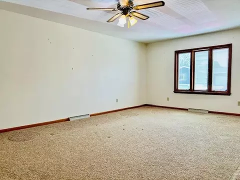 Living - 422 E 8th St, Belvidere, IL 61008 photo 5 of 6
