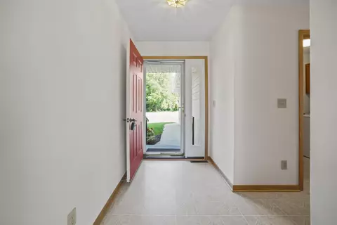 Entry Way - 5939 Chestnut St, Roscoe, IL 61073 photo 1 of 3