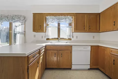 Kitchen - 5939 Chestnut St, Roscoe, IL 61073 photo 3 of 4