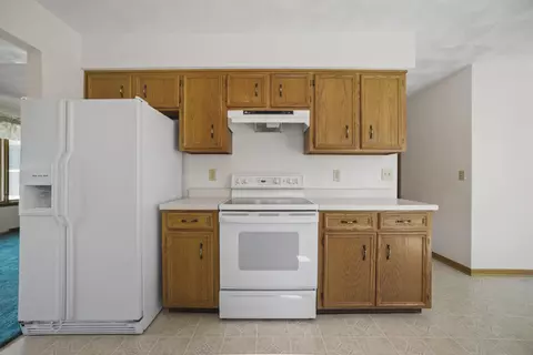 Kitchen - 5939 Chestnut St, Roscoe, IL 61073 photo 4 of 4