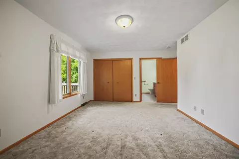 Bedroom - 5939 Chestnut St, Roscoe, IL 61073 photo 9 of 9