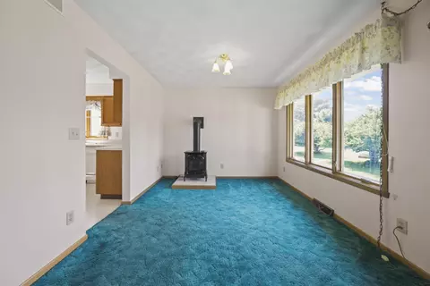 Living - 5939 Chestnut St, Roscoe, IL 61073 photo 2 of 5