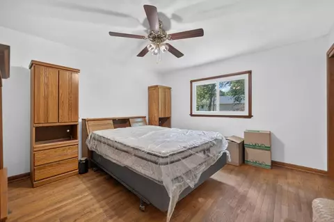 Bedroom - 13776 Beaver Dr, Roscoe, IL 61073 photo 1 of 10