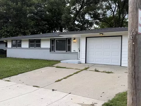 1206 Harlem Rd, Machesney Park, IL 61115