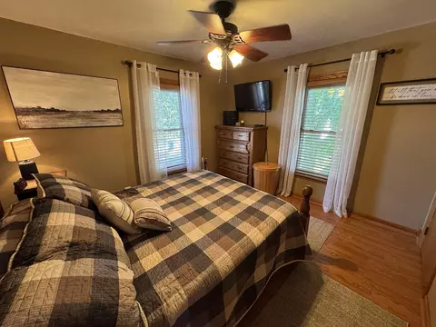 Bedroom - 80 Snow St, Chadwick, IL 61014 photo 5 of 10
