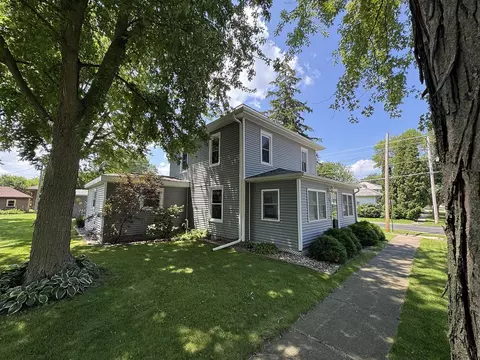 Exterior - 80 Snow St, Chadwick, IL 61014 photo 2 of 7