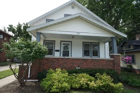 1211 18th St, Rockford, IL 61104