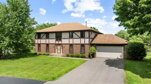 2655 Fourwinds Dr, Rockford, IL 61114