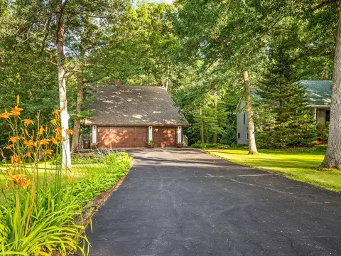 635 Hickory Ct, Lake Summerset, IL 61019 photo 2